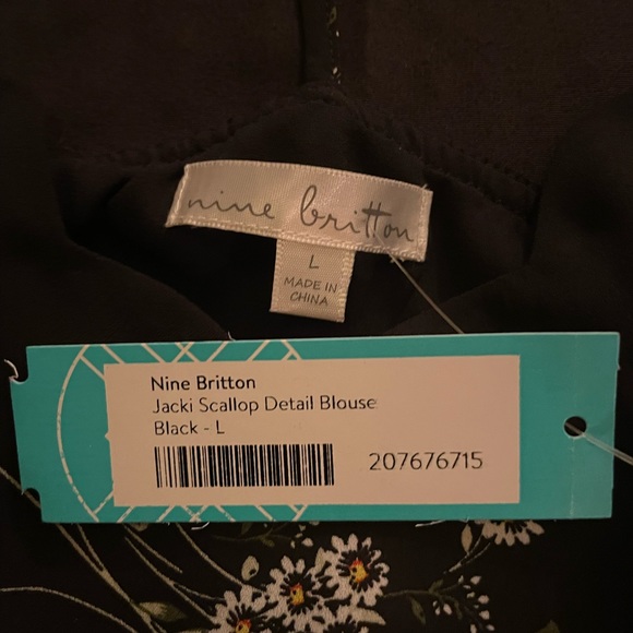 COPY - Brand new with tags. Tank Nine Britton. Jacki Scallop Detail Blouse Blac… - Picture 2 of 5